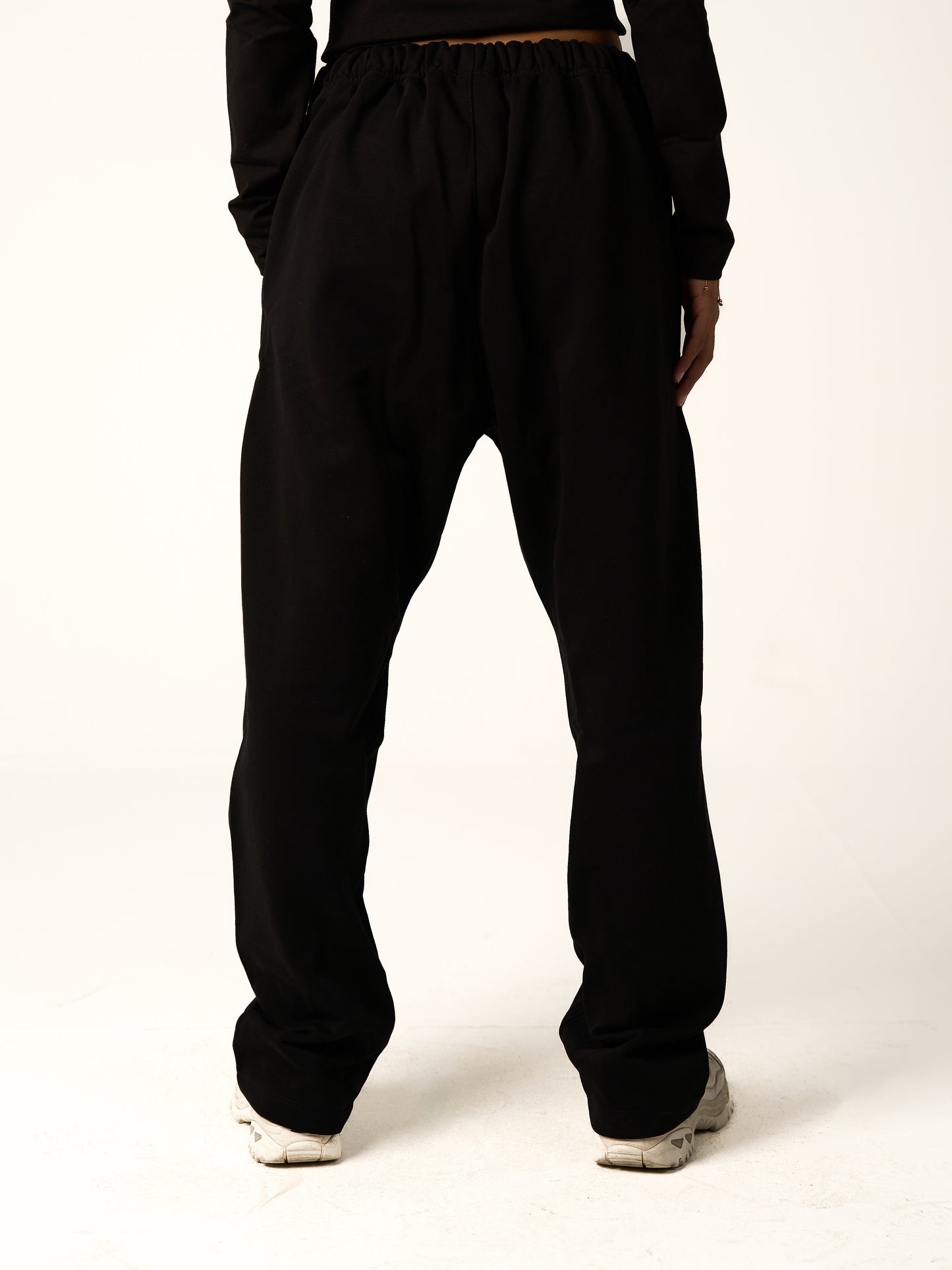 BLACK SWEATS WIDE LEG