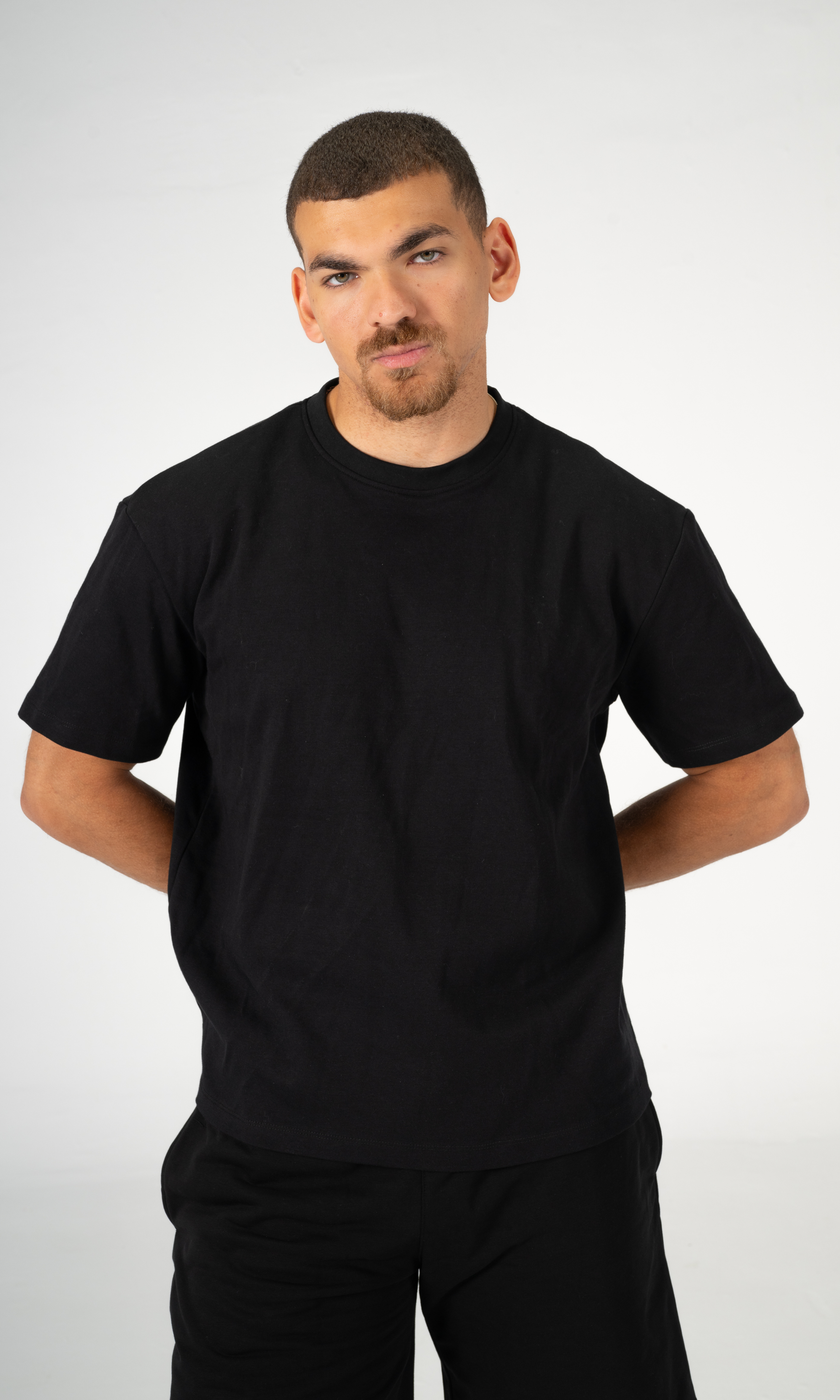 BLACK REGULAR FIT T-SHIRT