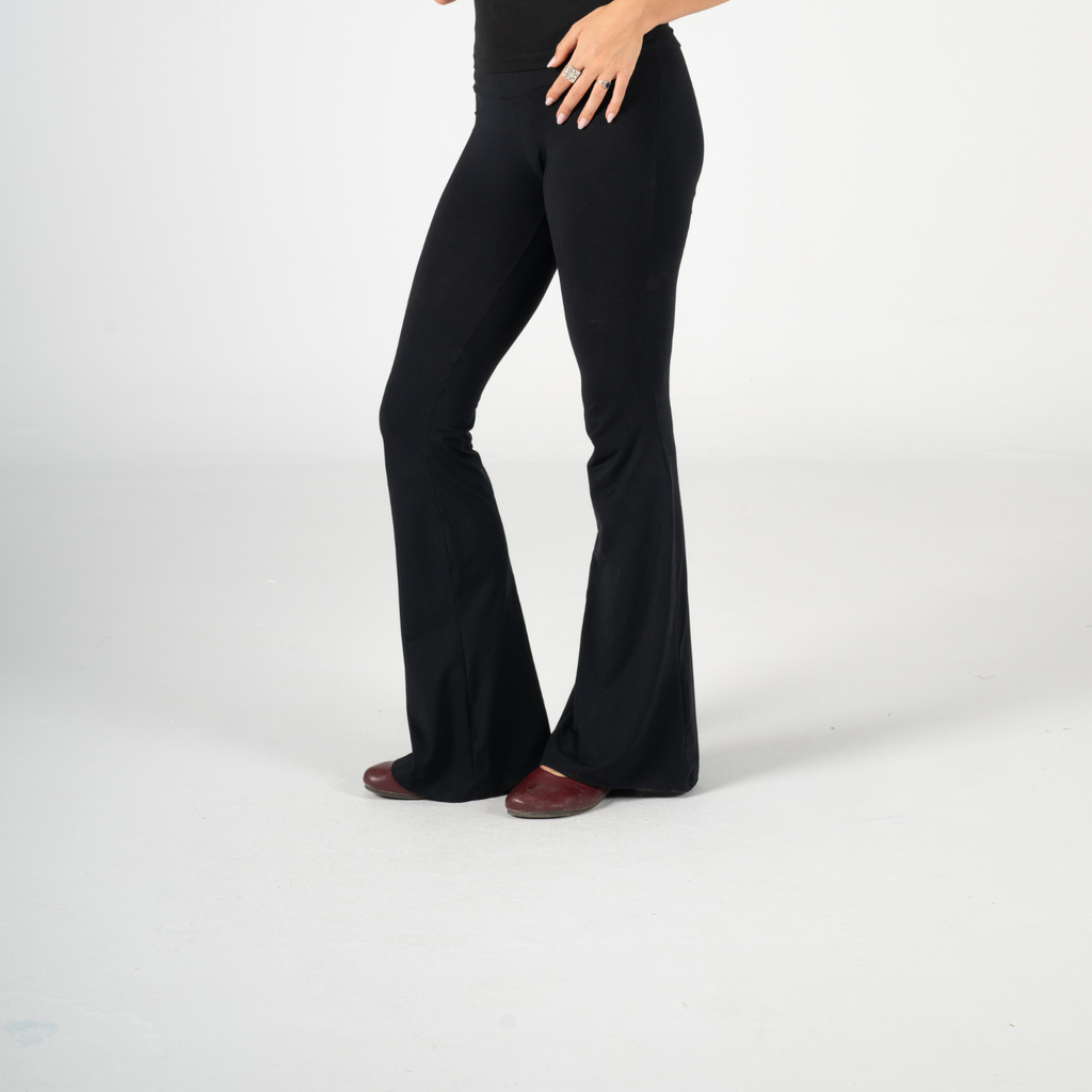BLACK FLARED YOGA PANTS