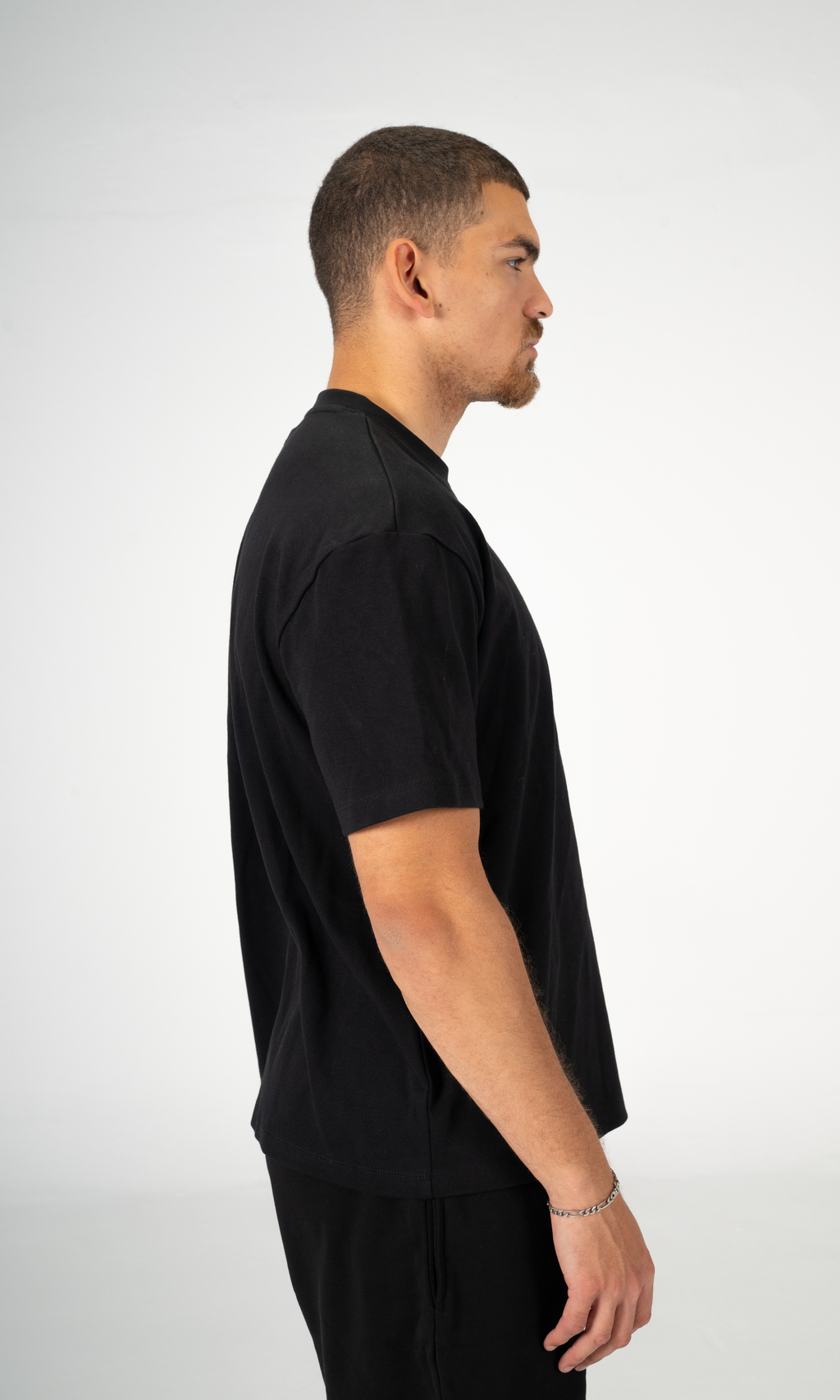 BLACK REGULAR FIT T-SHIRT
