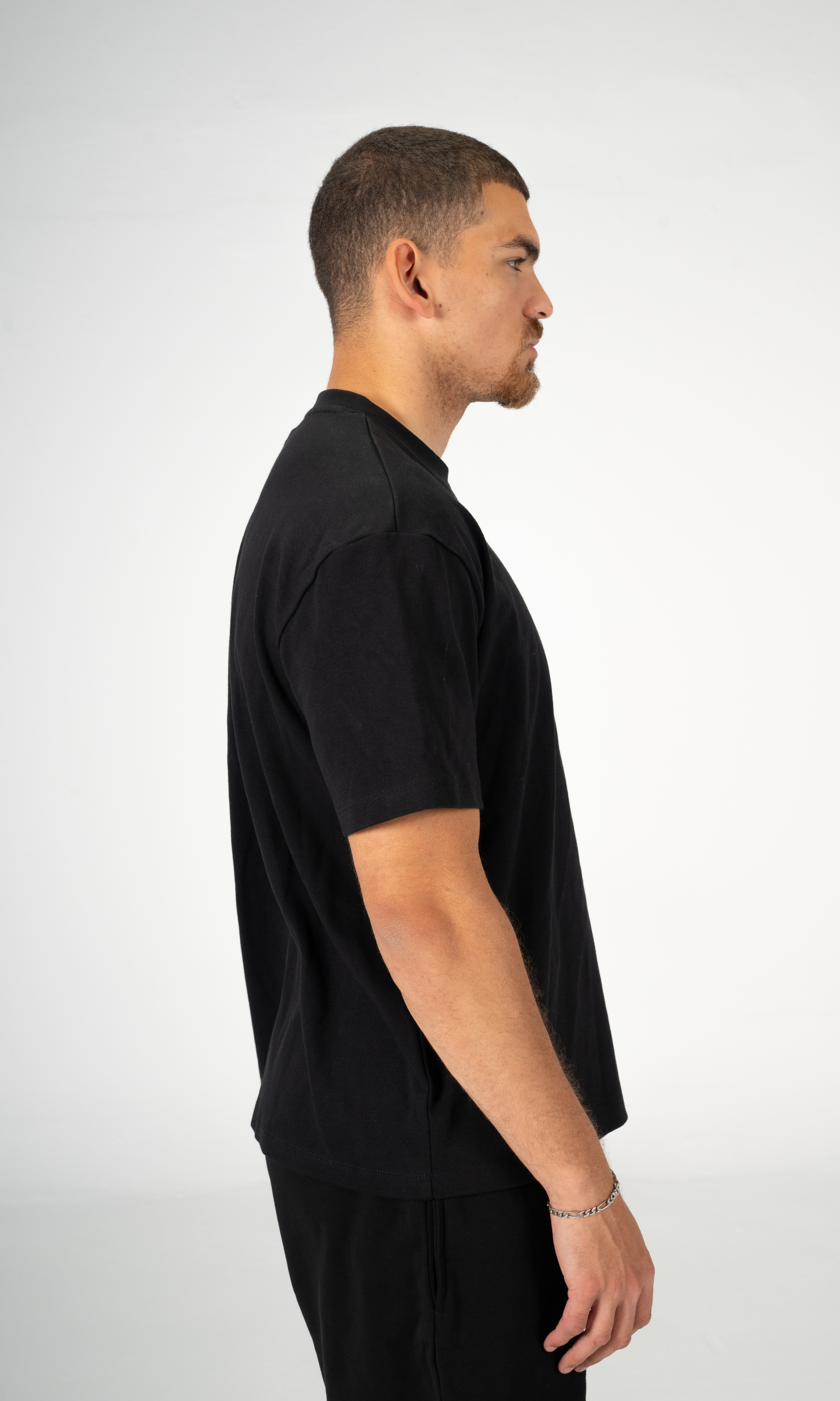 BLACK REGULAR FIT T-SHIRT