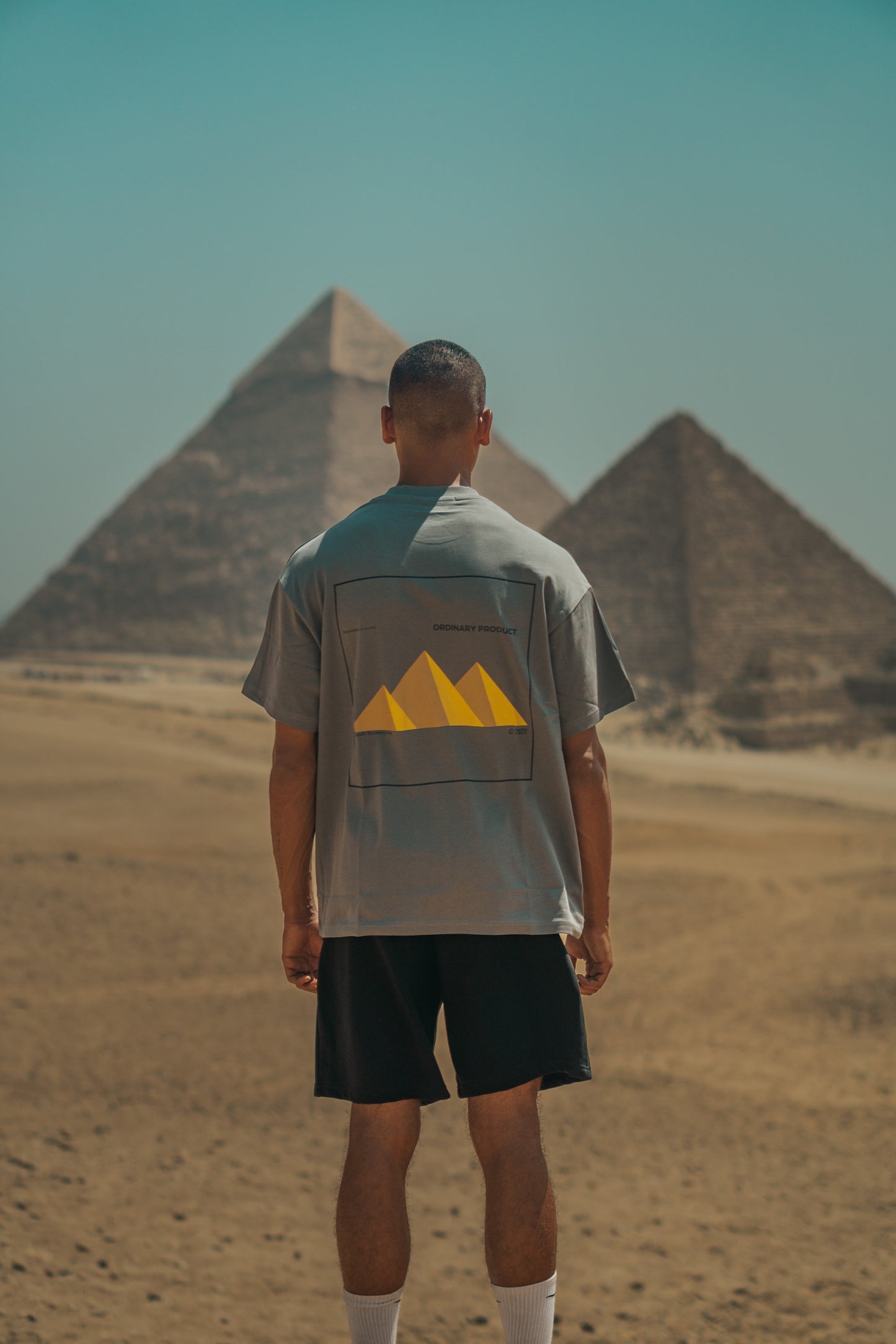 PARAMOUNT T-SHIRT PYRAMIDS