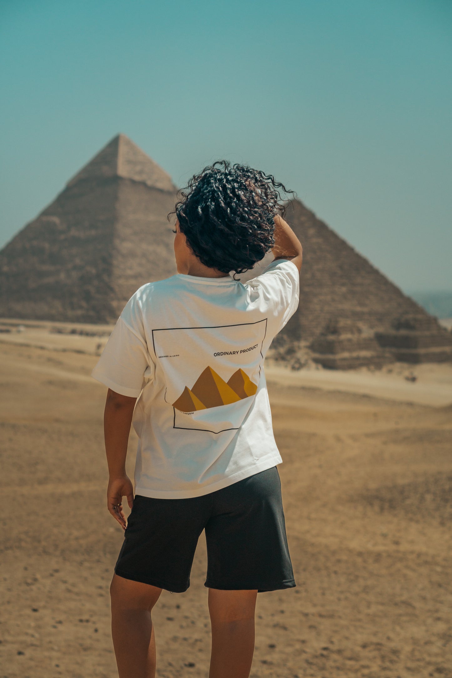 WHITE T-SHIRT PYRAMIDS