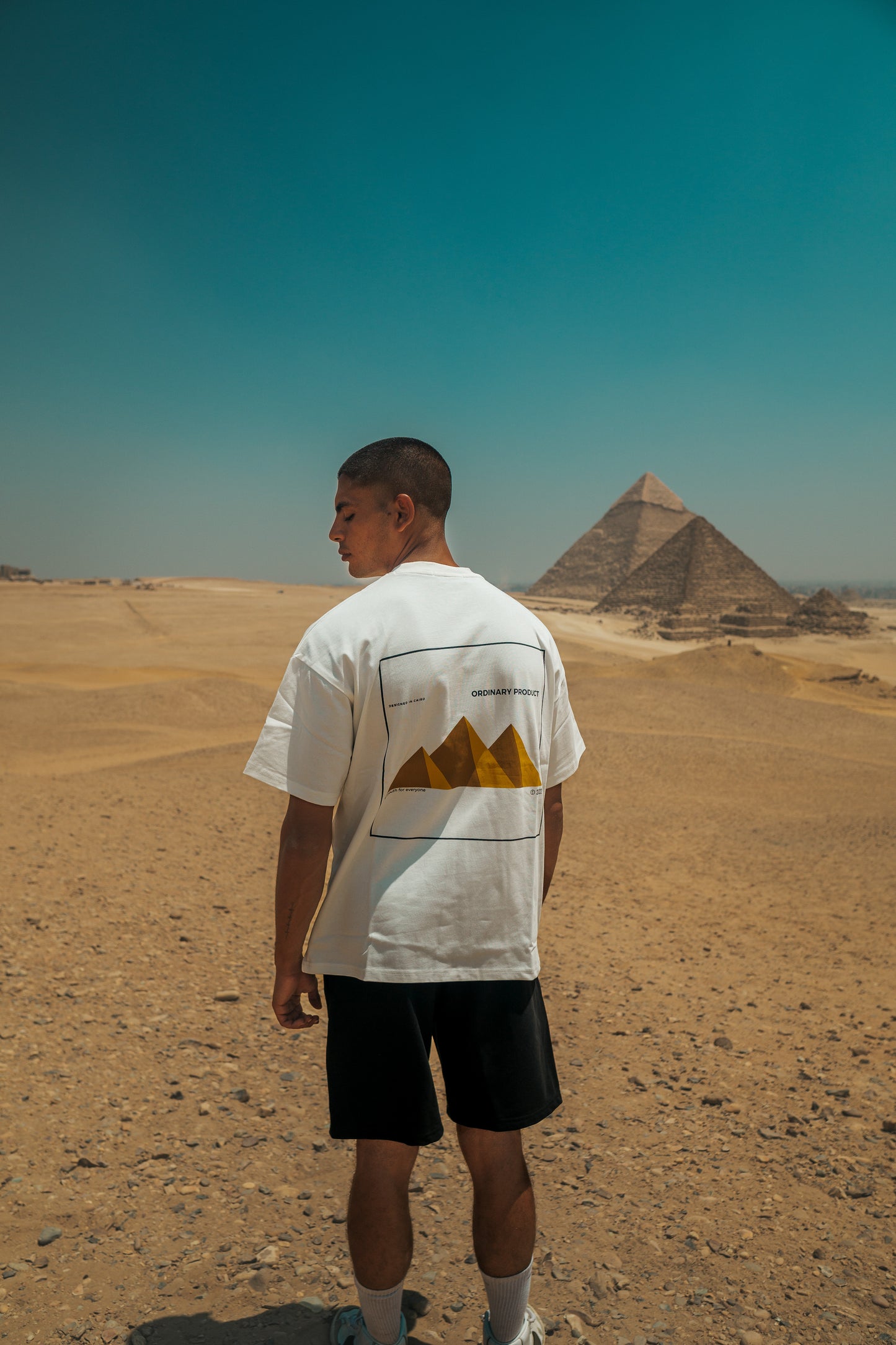 WHITE T-SHIRT PYRAMIDS