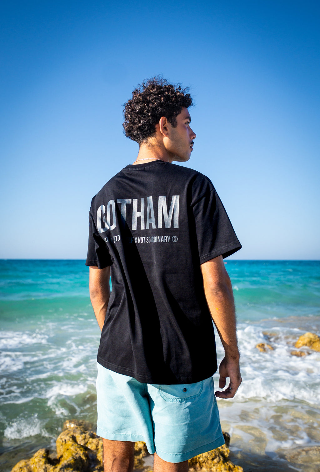 BLACK GOTHAM T-SHIRT