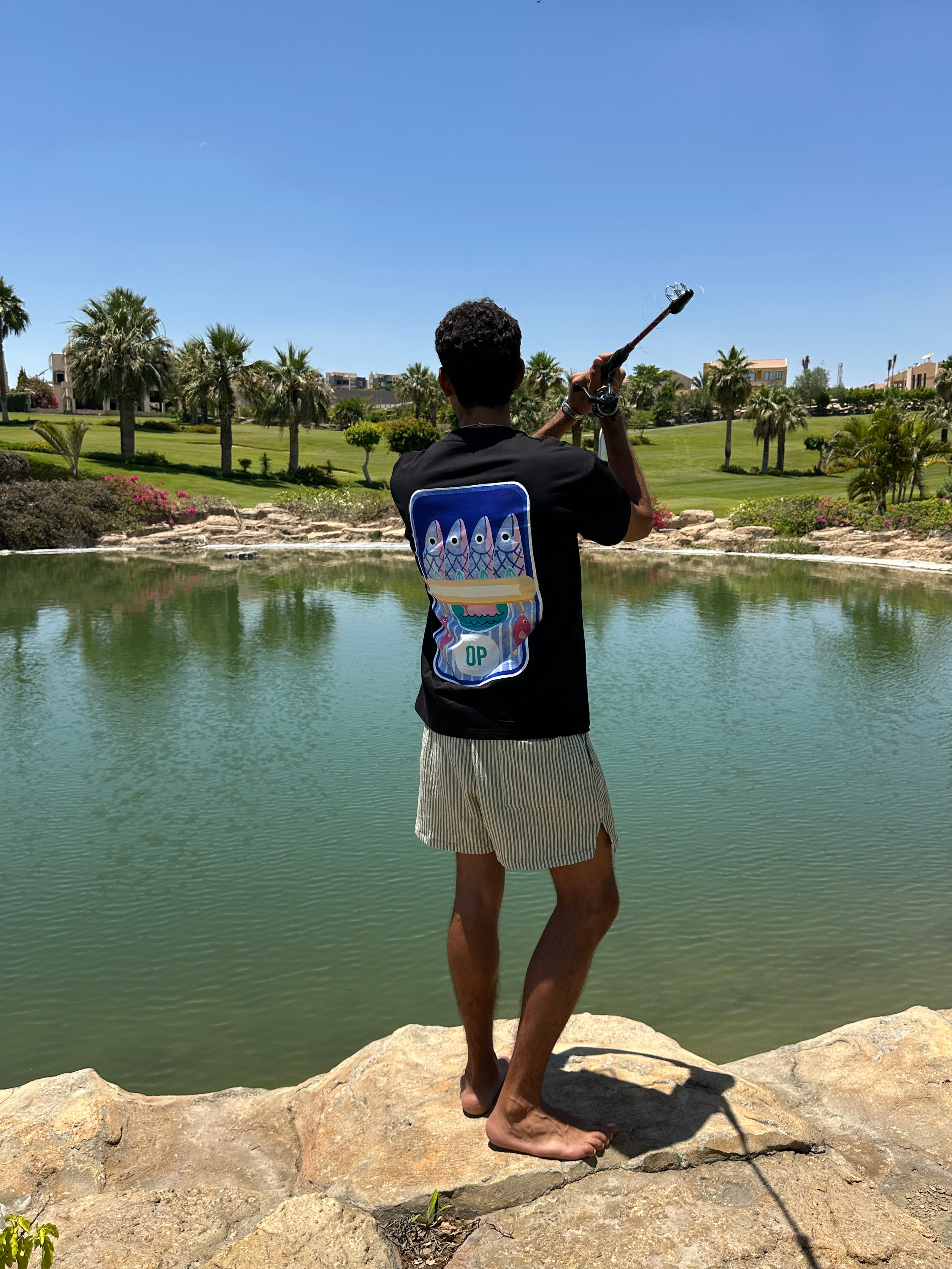 BLACK T-SHIRT FISHING CLUB