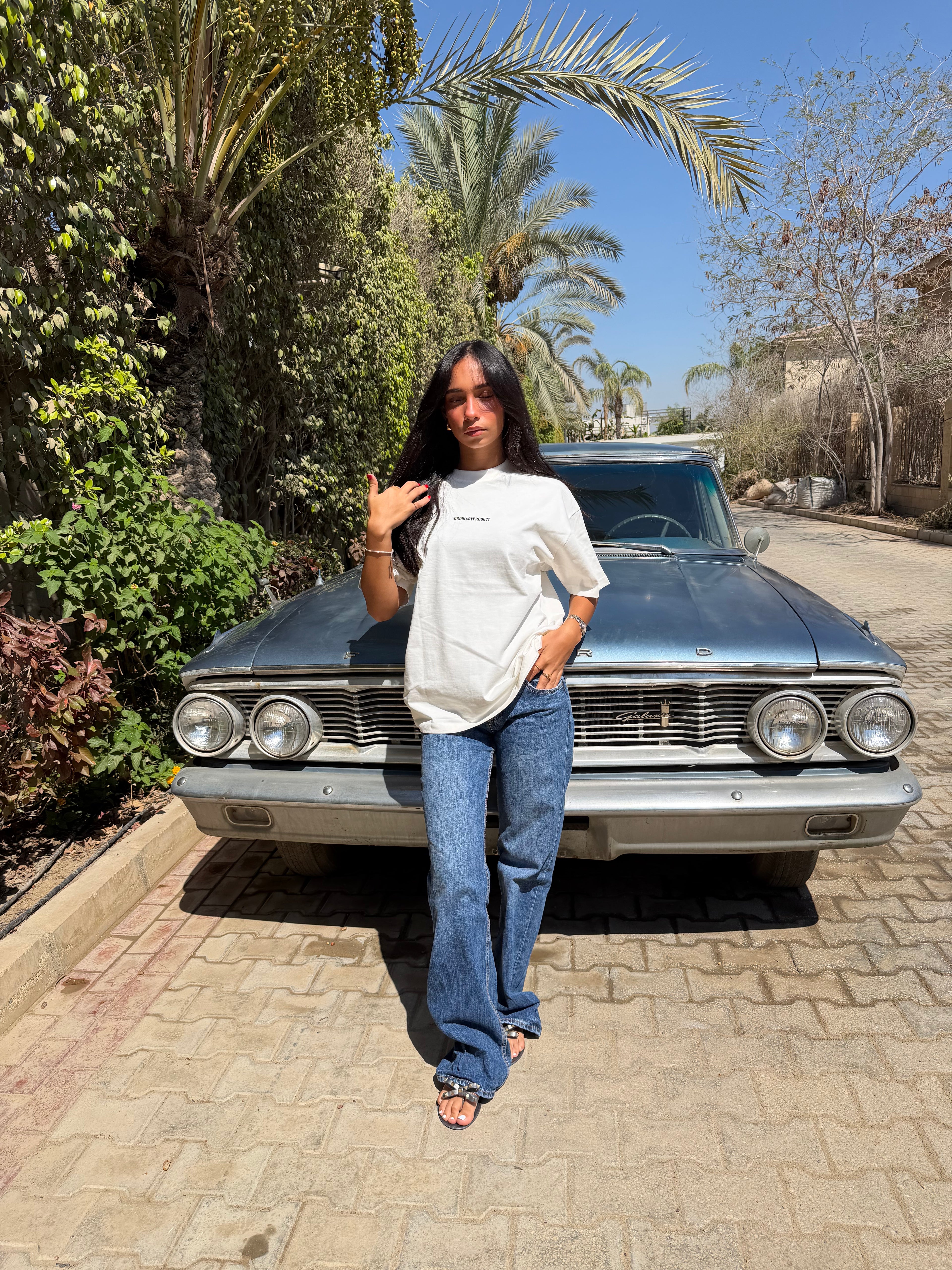 WHITE T-SHIRT RETRO