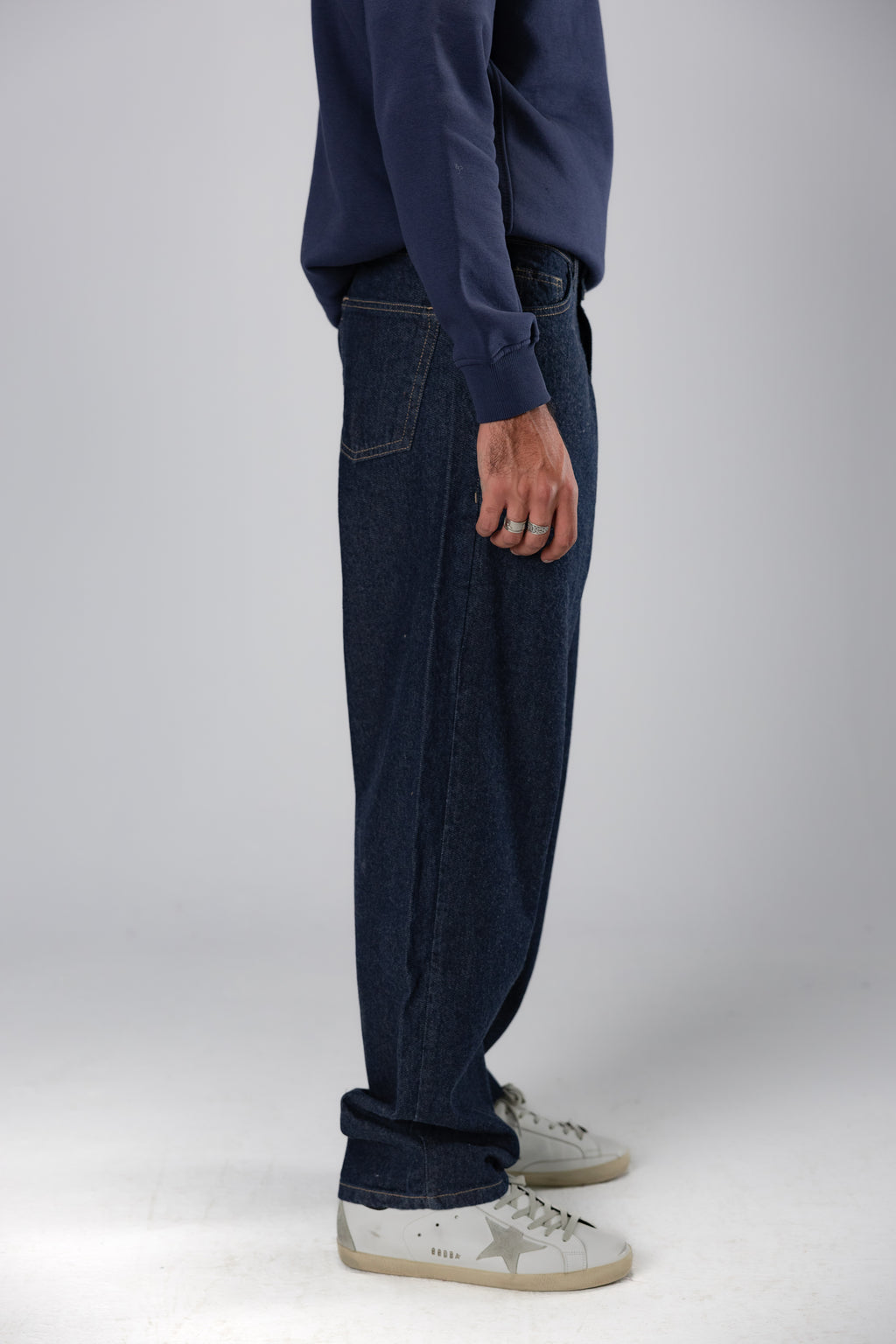 DENIM BLUE STRAIGHT FIT JEANS