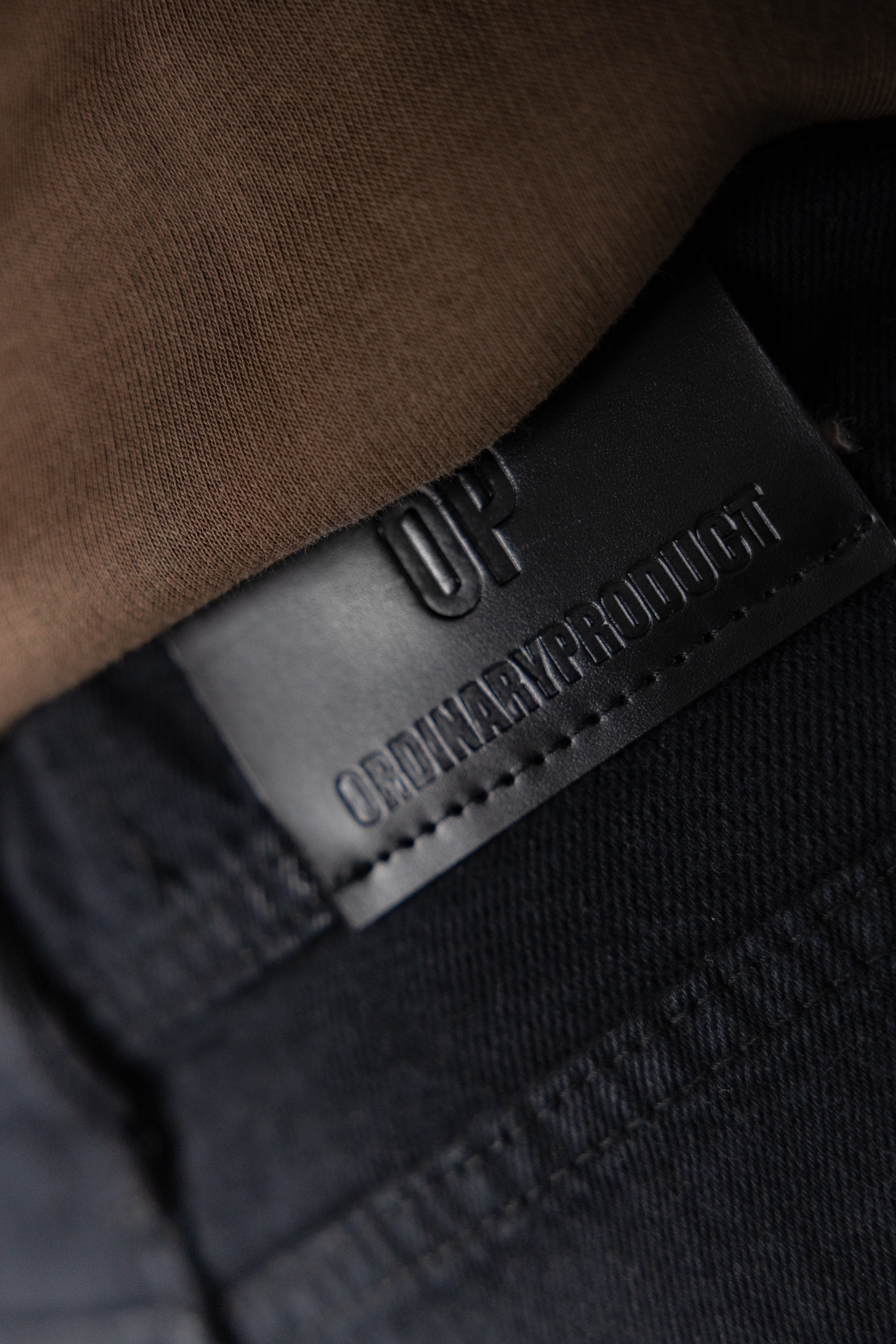 BLACK STRAIGHT FIT JEANS