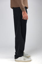 BLACK STRAIGHT FIT JEANS