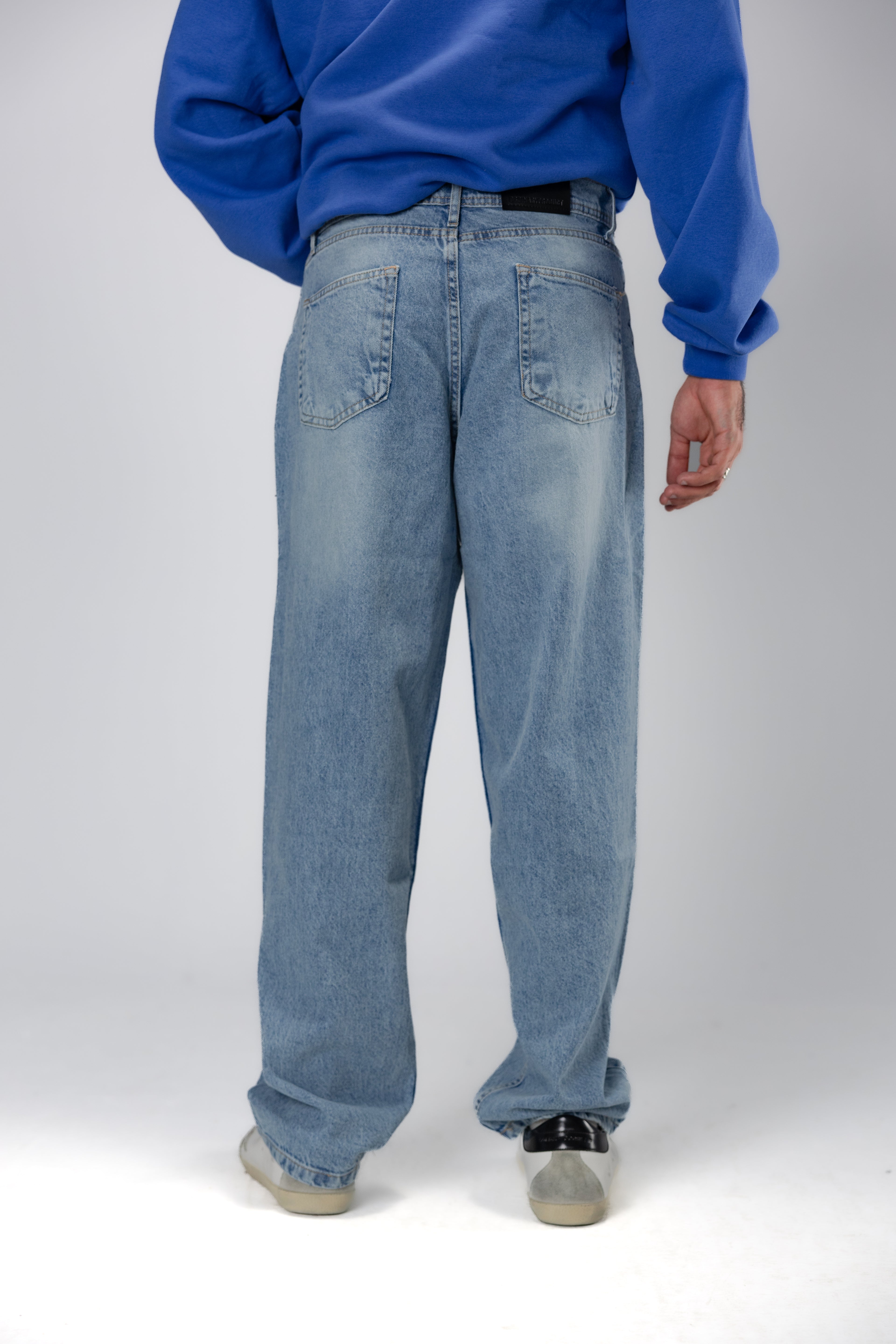 AZURE STRAIGHT FIT JEANS