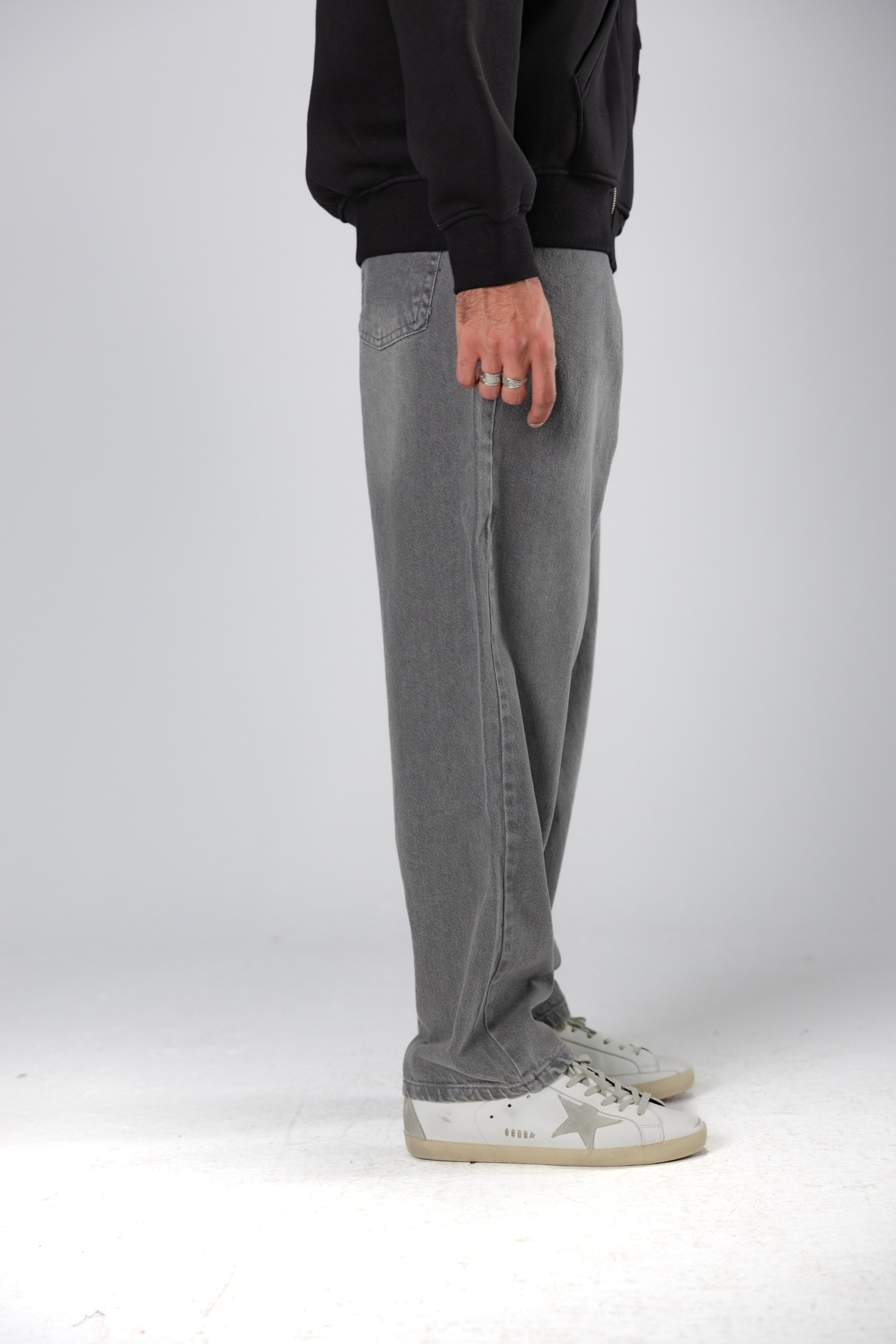 ASH STRAIGHT FIT JEANS