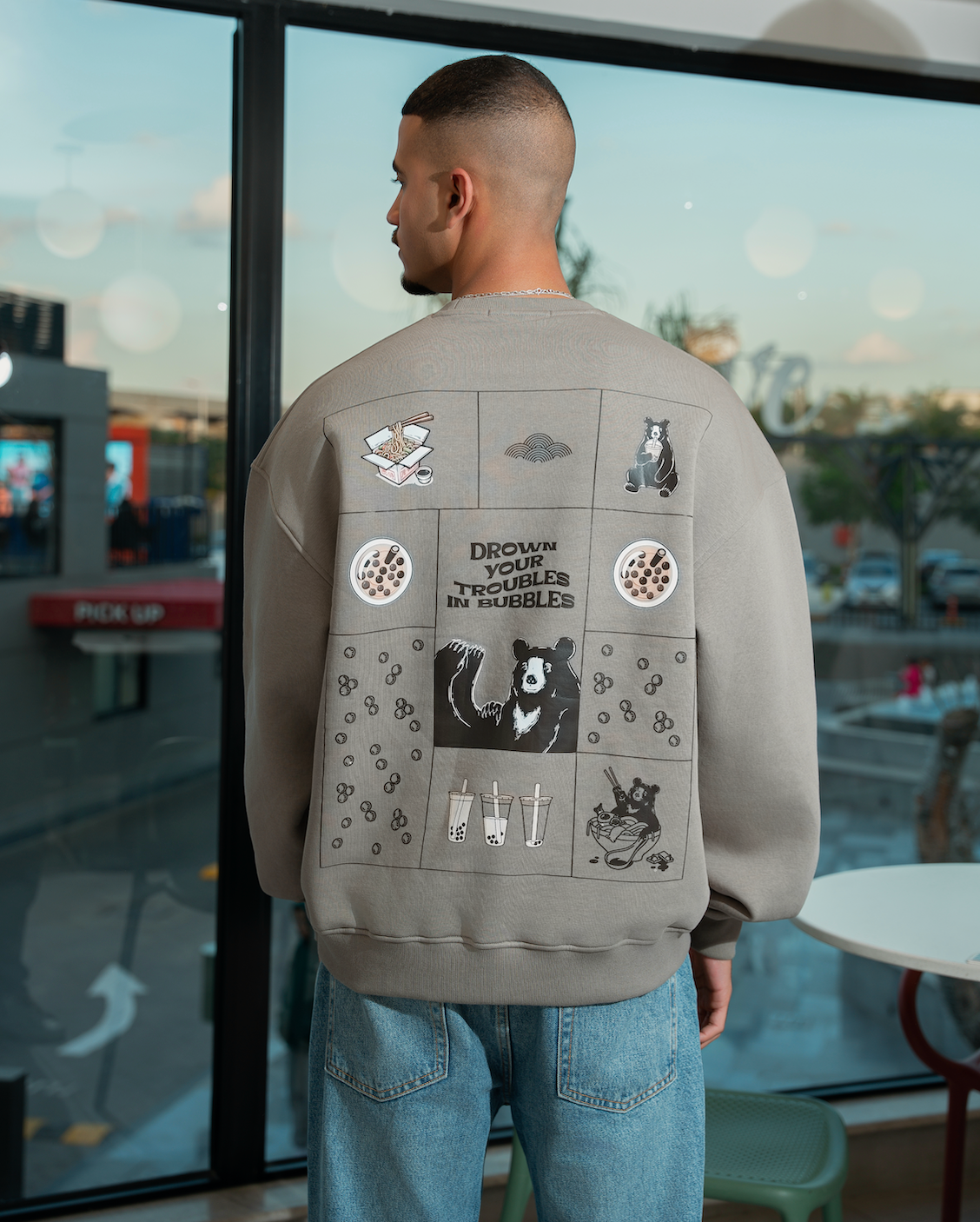 PARAMOUNT BUBBLES CREWNECK