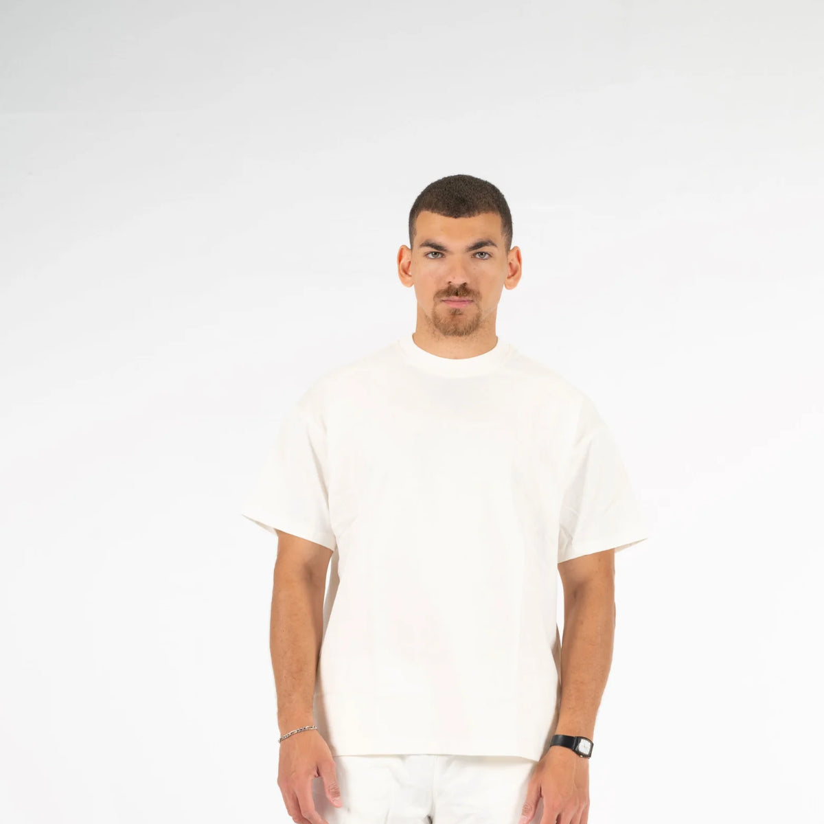 WHITE BOX FIT T-SHIRT