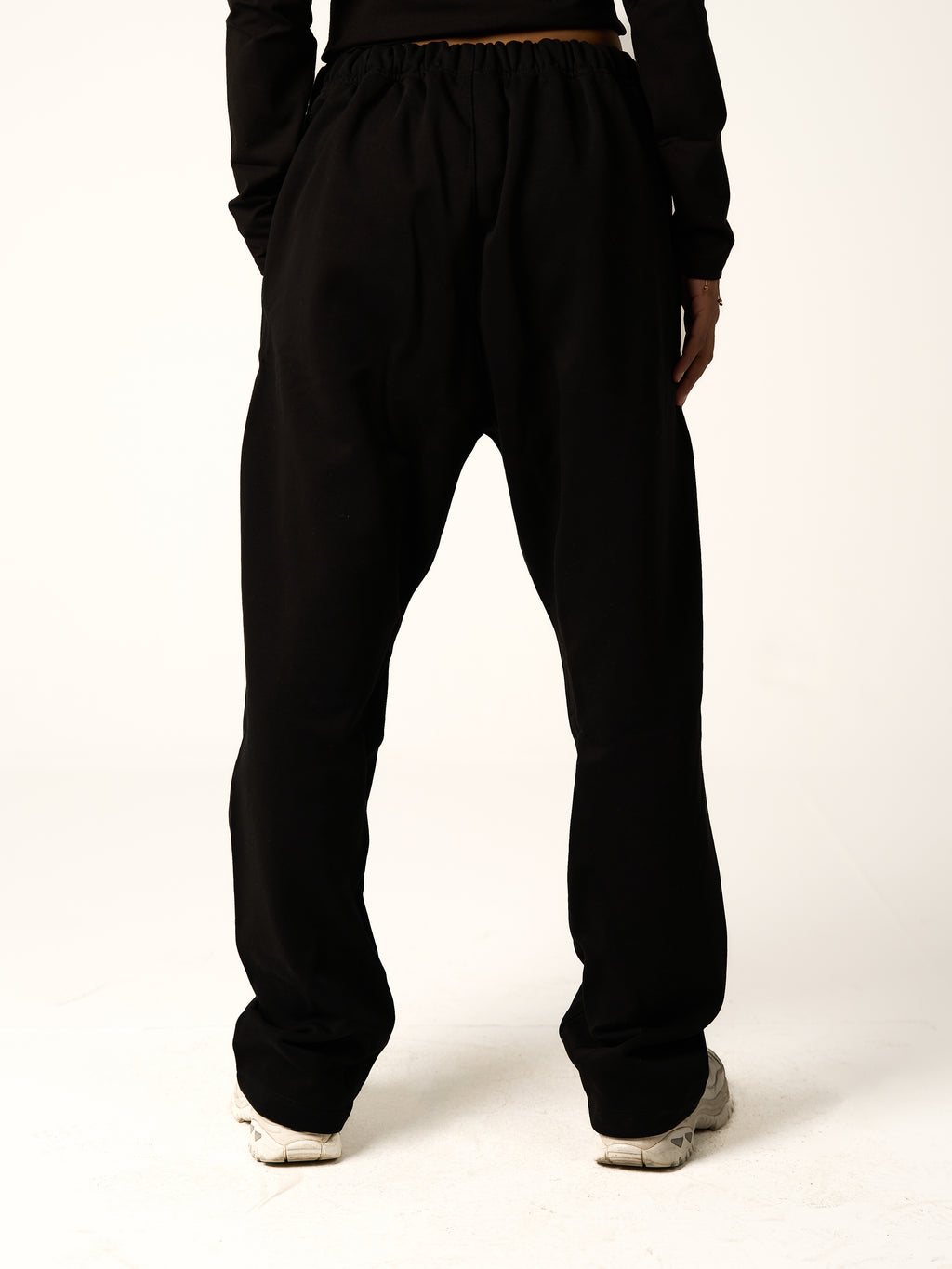 BLACK SWEATS WIDE LEG