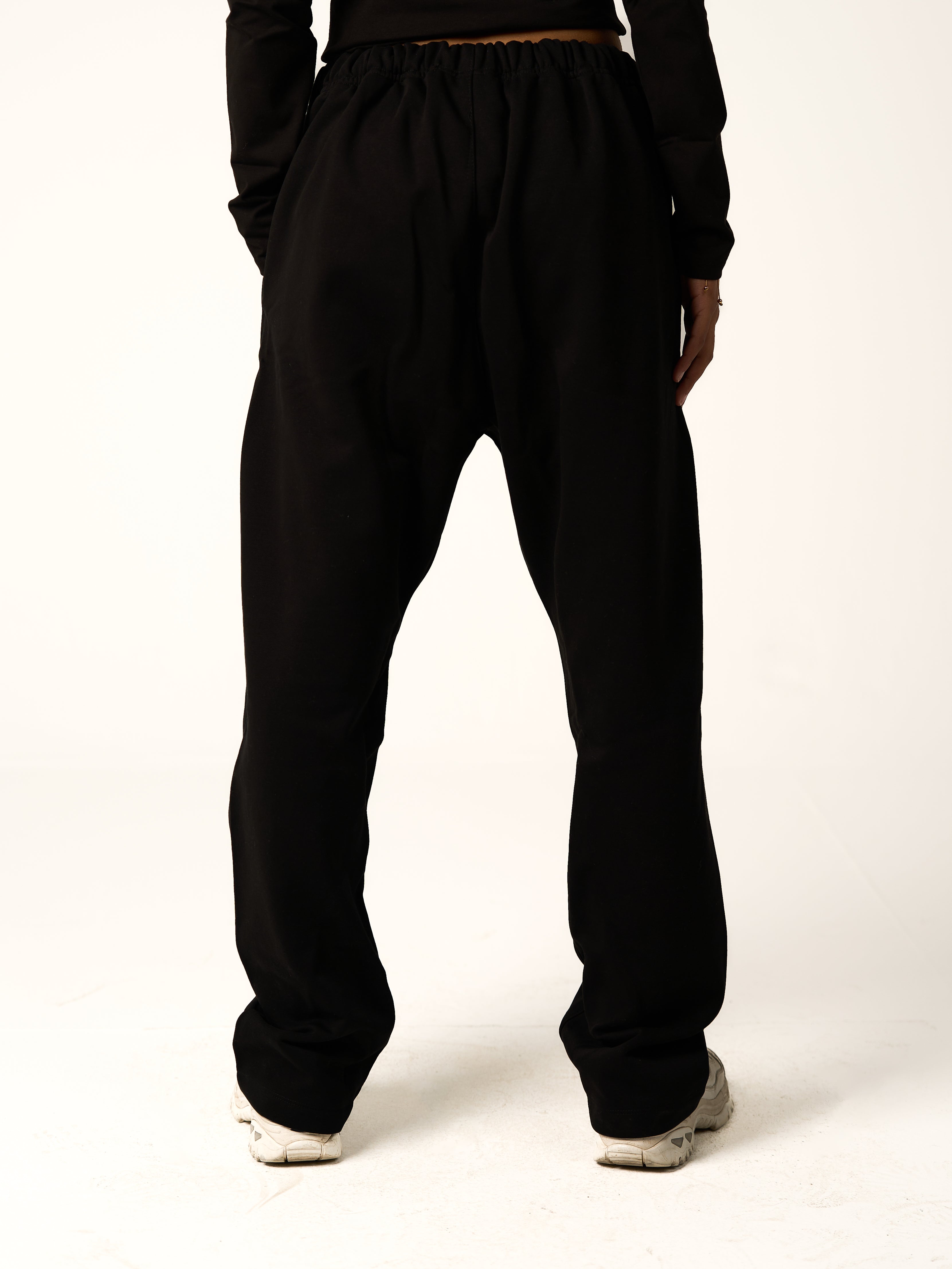 BLACK SWEATS WIDE LEG