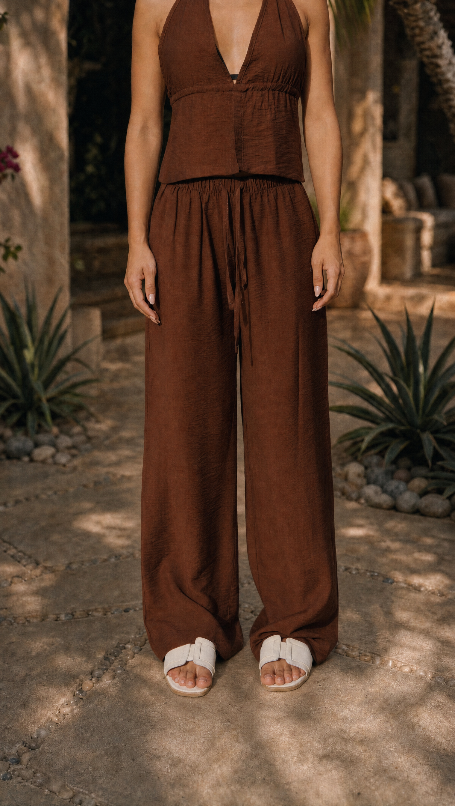 WALNUT LINEN STRAIGHT FIT PANTS