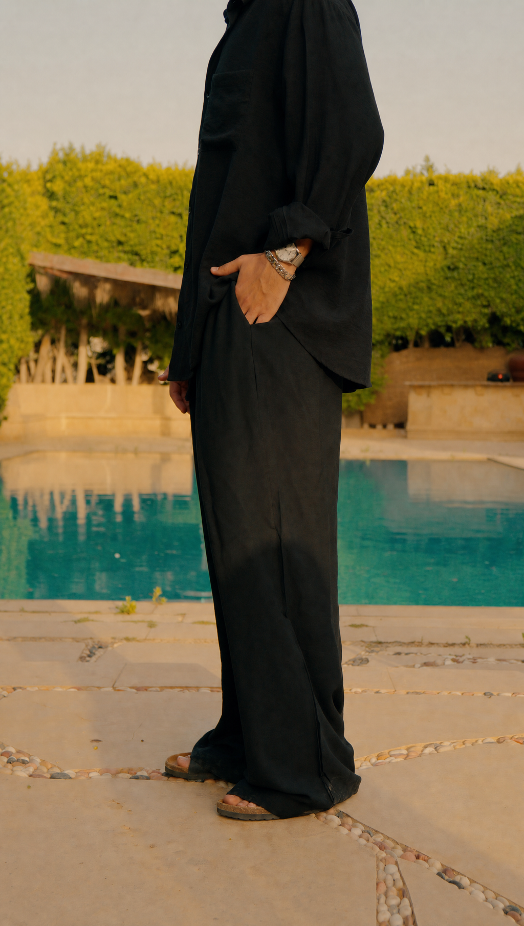 BLACK LINEN OVERSIZED PANTS